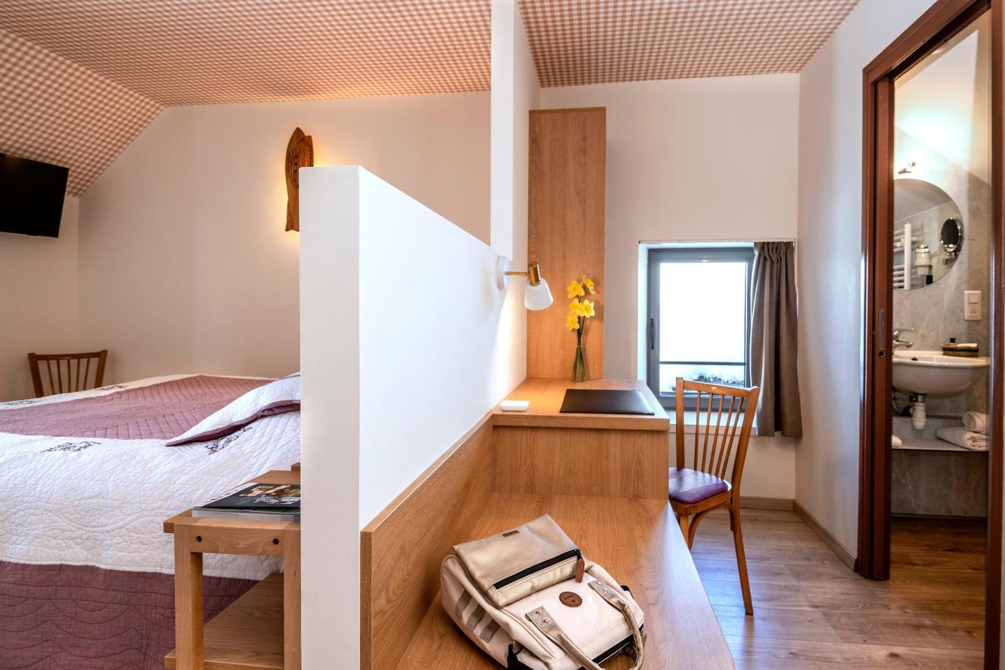 Hotel Restaurant De La Poste Et La Grange Detente, Espace Bien-Etre Châteauneuf-de-Randon Exteriér fotografie