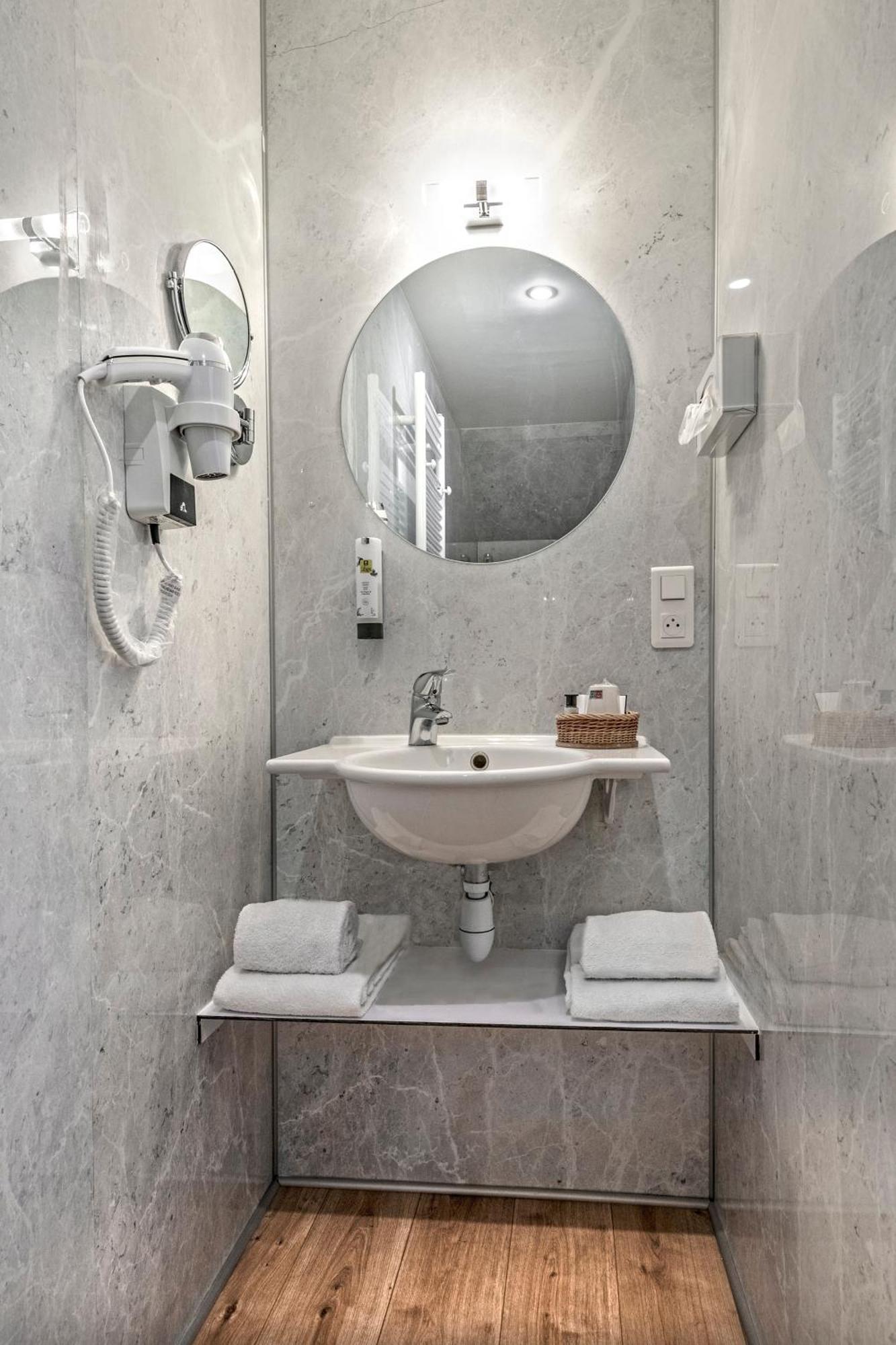 Hotel Restaurant De La Poste Et La Grange Detente, Espace Bien-Etre Châteauneuf-de-Randon Pokoj fotografie